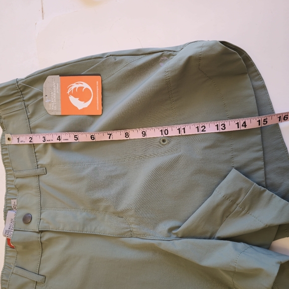 NWT The American Outdoorsman Women's Performance Shorts Size XL Sage Green - Picture 11 of 17